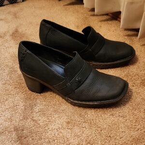 Dr. Martens Dana Vintage Leather Pumps lug Sole